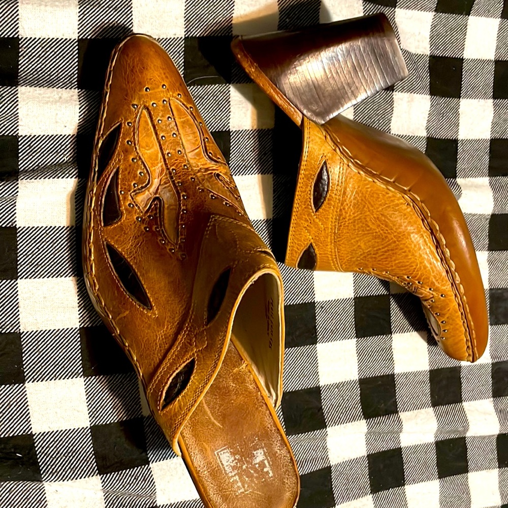 Frye leather pump with stressed studded leather. Size 9 1/2M